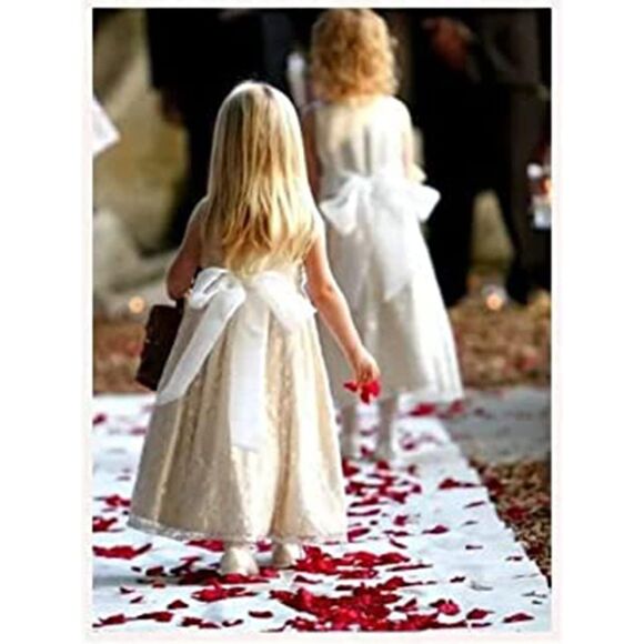 NEW-4 white wicker Baskets with 2 large bags of silk Red Rose Petals -Weddings - Picture 2 of 9